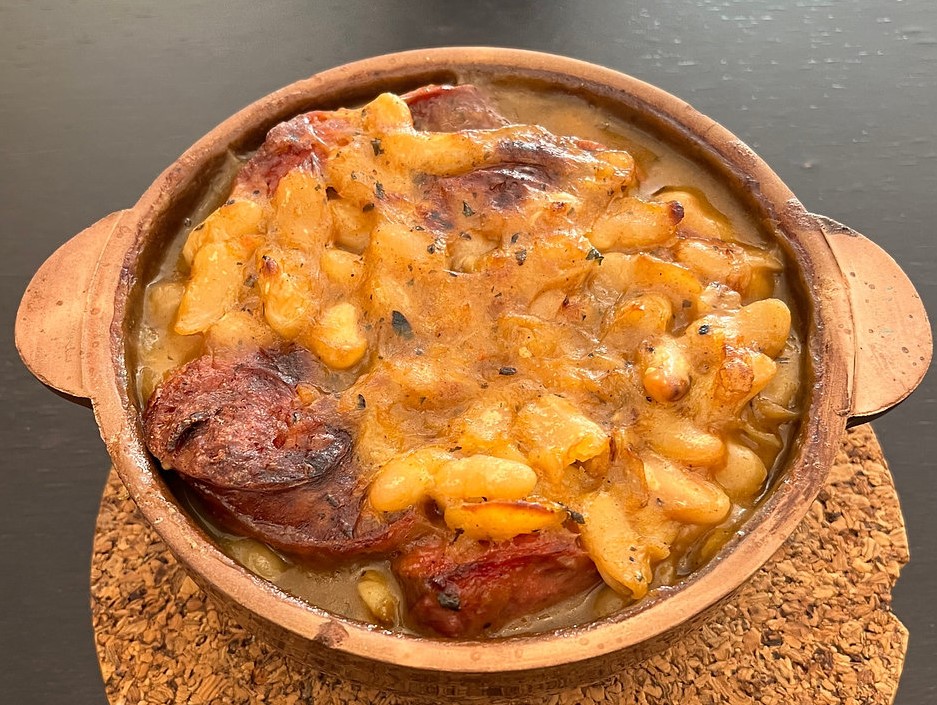 Tavce Gravce — traditional Macedonian baked beans